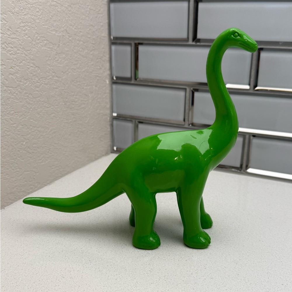 Bright Green Resin Brontosaurus Dinosaur Figure Sculpture - Picture 4 of 13